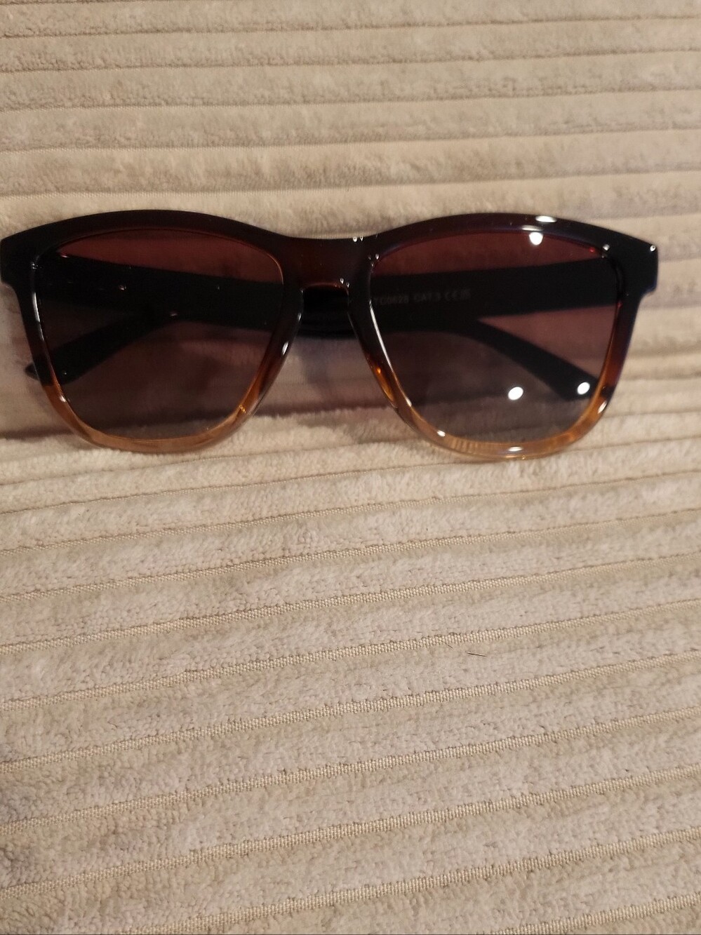 Stylish Brown Gradient Women's Sunglasses